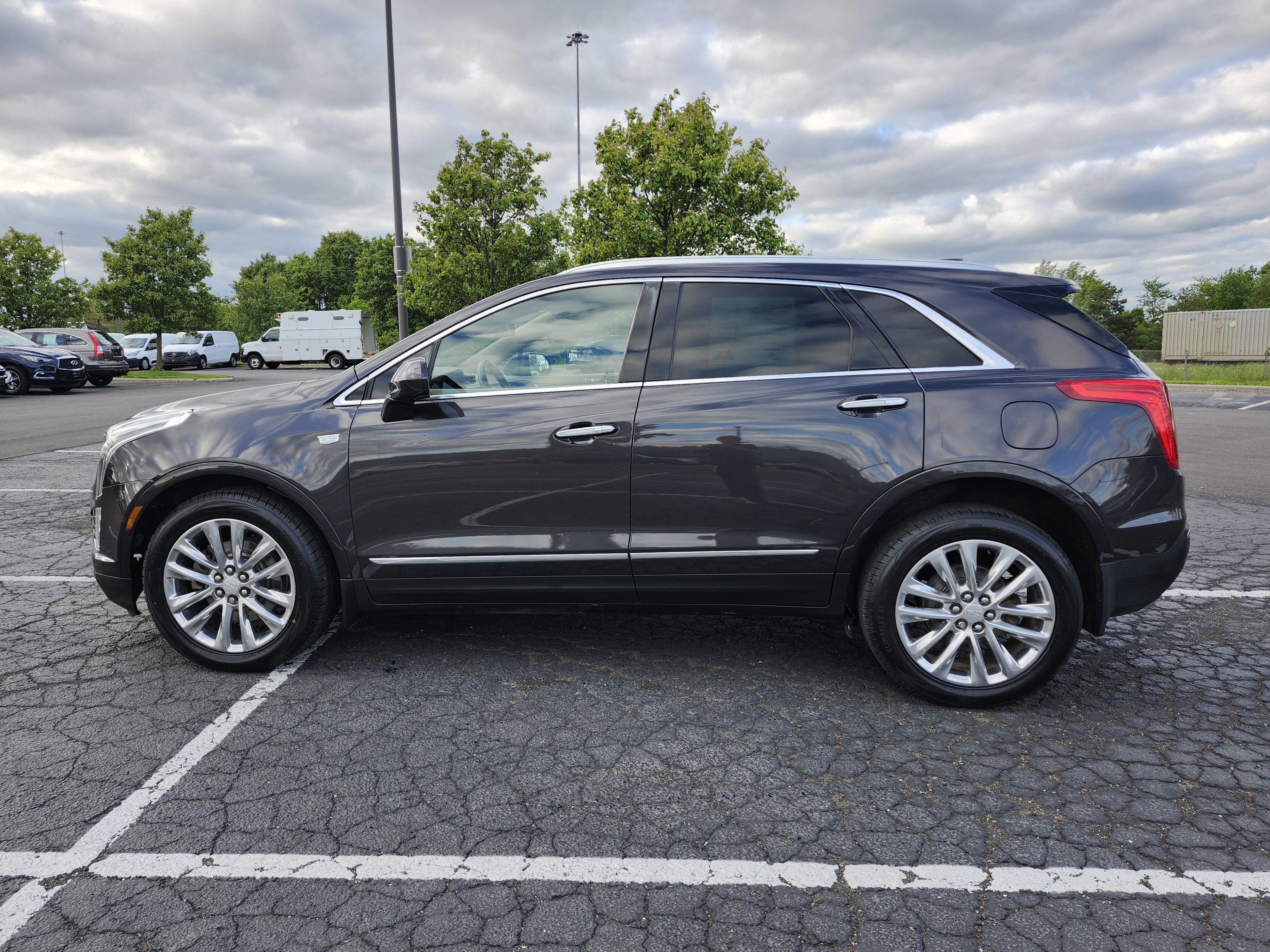 Used 2017 Cadillac XT5 Platinum AWD/4WD image 17