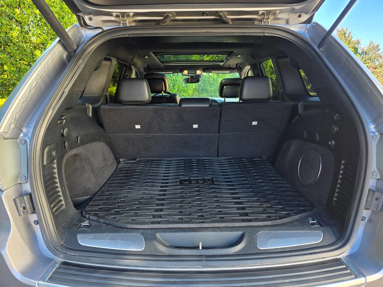 Used 2018 Jeep Grand Cherokee Limited image 41