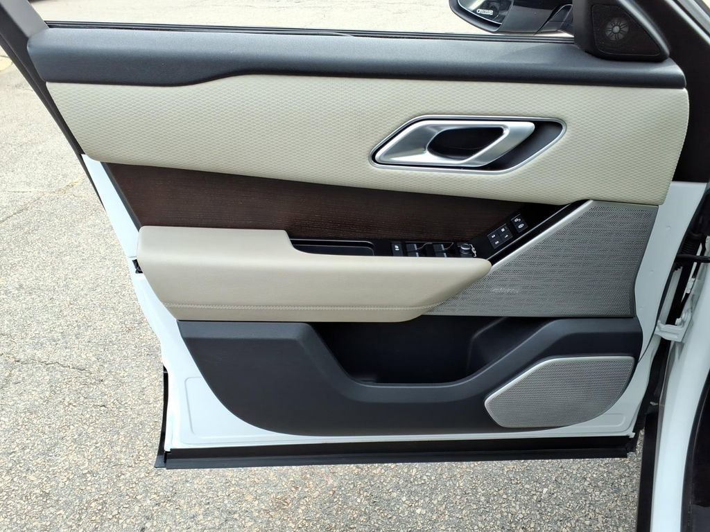 Used 2020 Land Rover Range Rover Velar S image 9