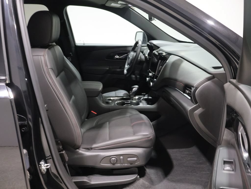 Used 2023 Chevrolet Traverse RS w/ LPO, Floor Liner Package AWD/4WD image 22