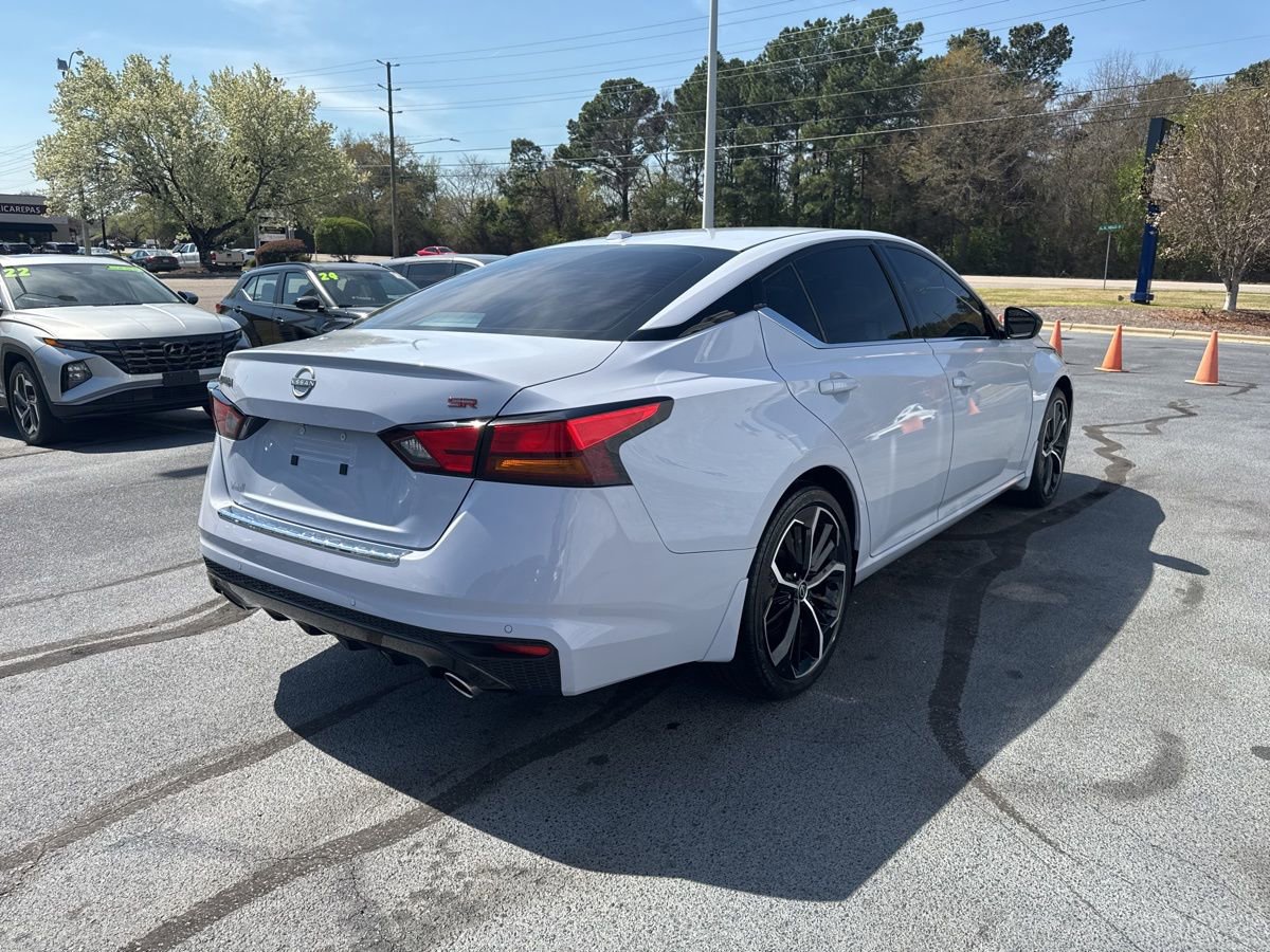 Used 2023 Nissan Altima 2.5 SR w/ SR Premium Package image 7