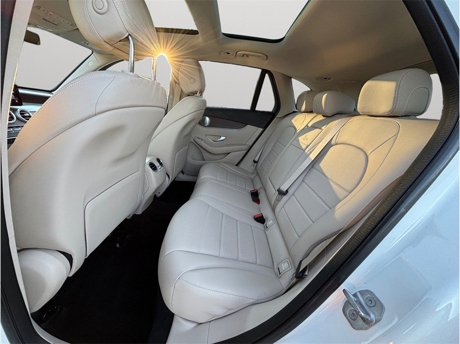 Used 2020 Mercedes-Benz GLC 300 4MATIC w/ Multimedia Package image 38