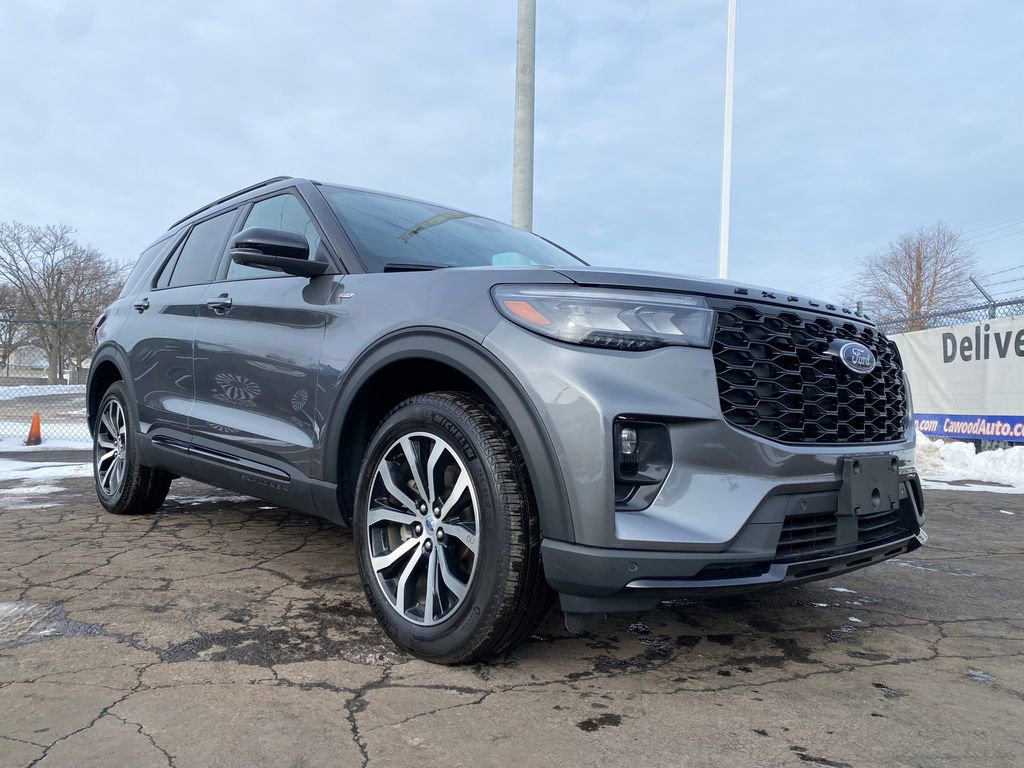 Used 2025 Ford Explorer ST-Line image 34