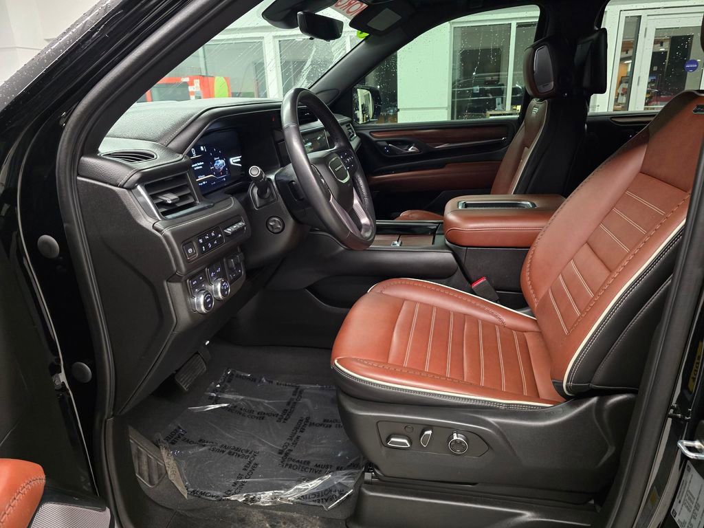 Used 2023 GMC Yukon XL Denali Ultimate AWD/4WD image 18
