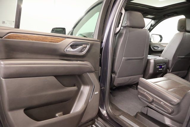Used 2022 Chevrolet Suburban High Country w/ Premium Package image 24