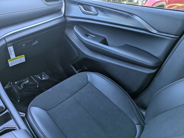 New 2025 Jeep Grand Cherokee Altitude image 15