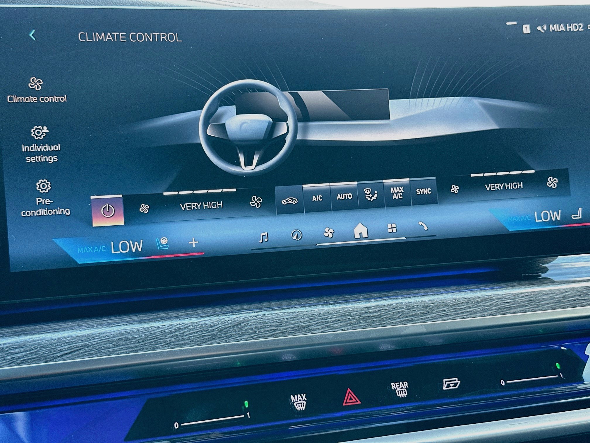 Certified 2024 BMW i7 xDrive60 AWD/4WD image 16