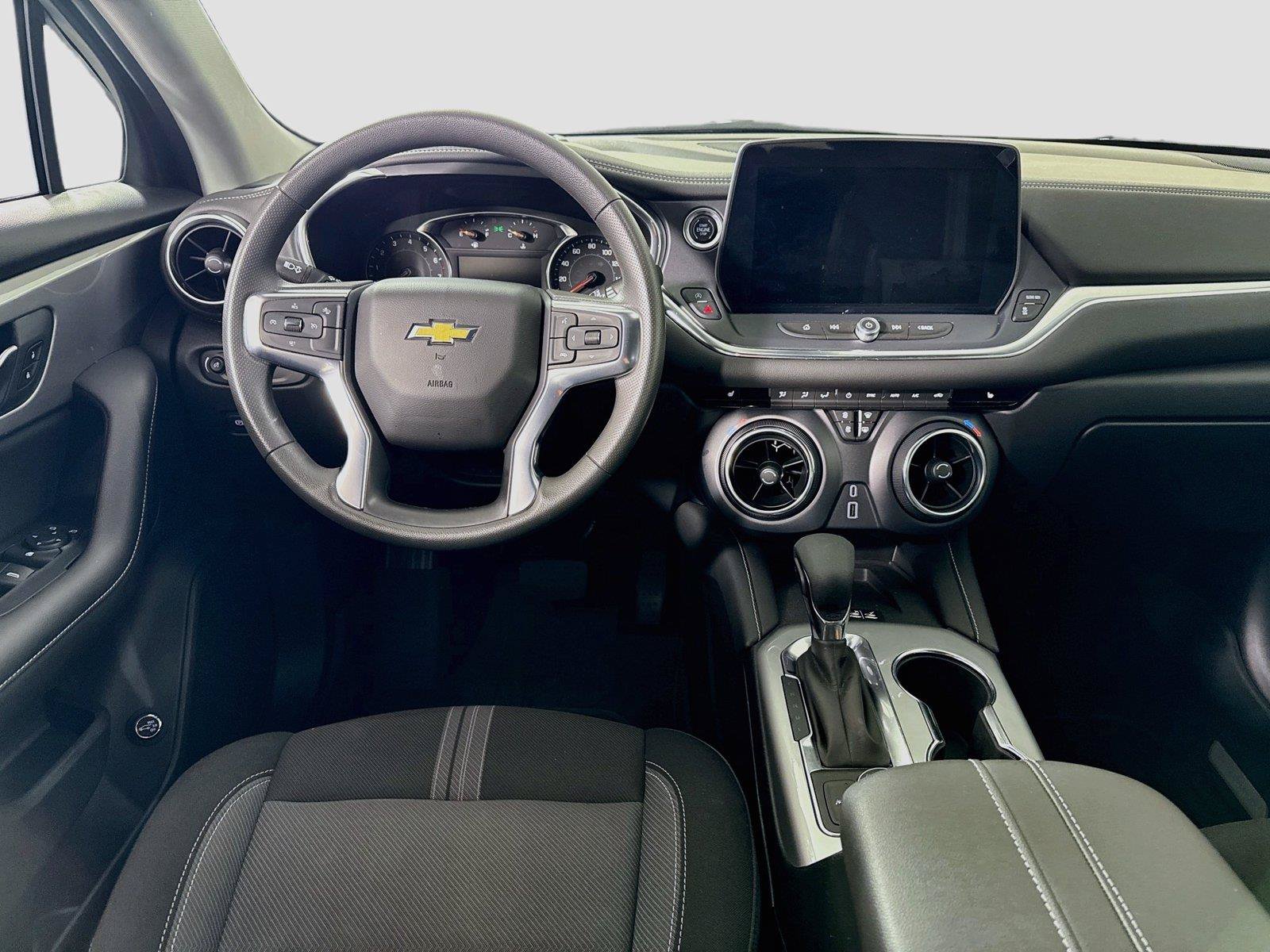 Used 2023 Chevrolet Blazer LT w/ Convenience Package AWD/4WD image 2
