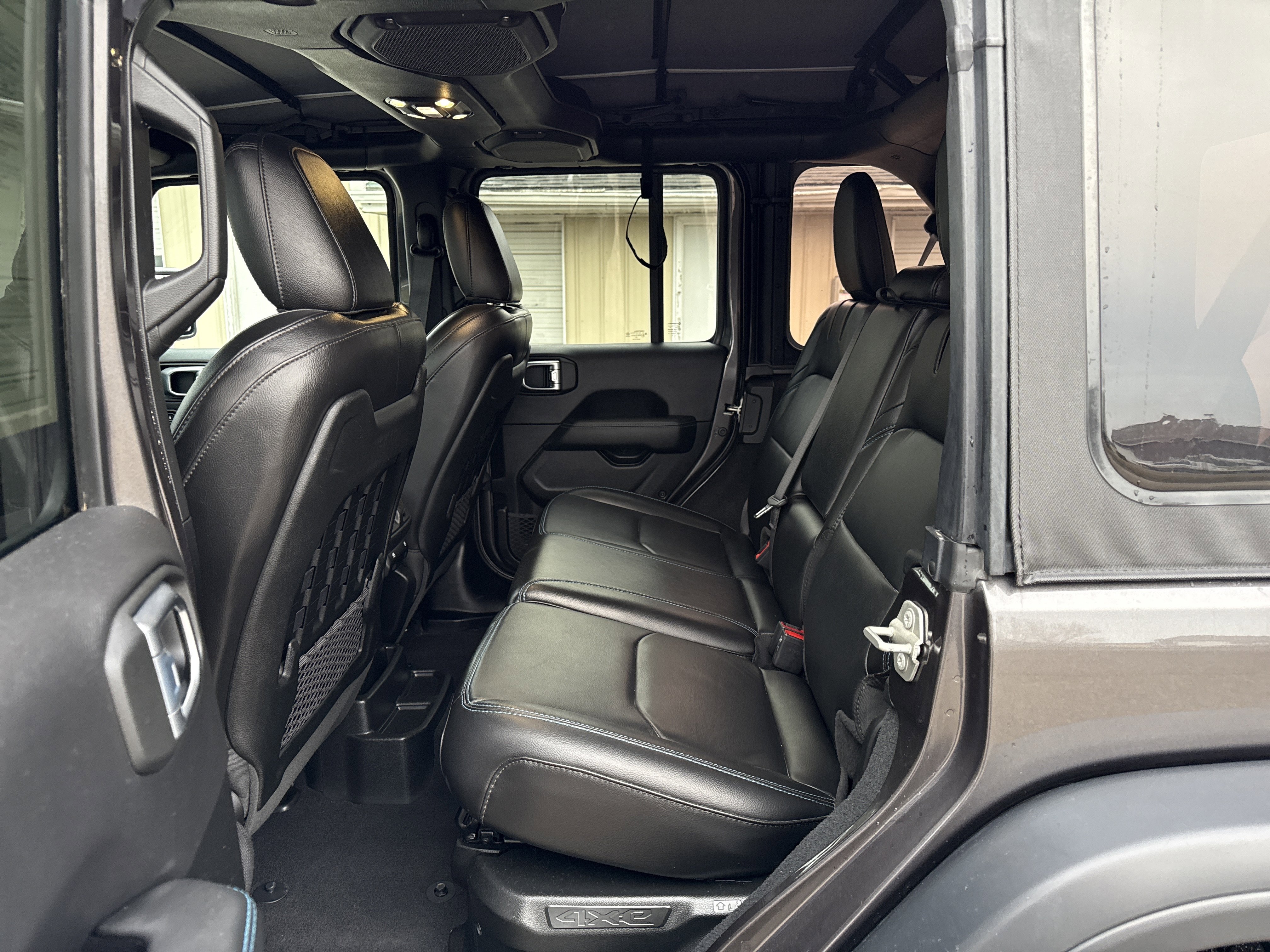 Used 2023 Jeep Wrangler Unlimited Rubicon 4xe image 16