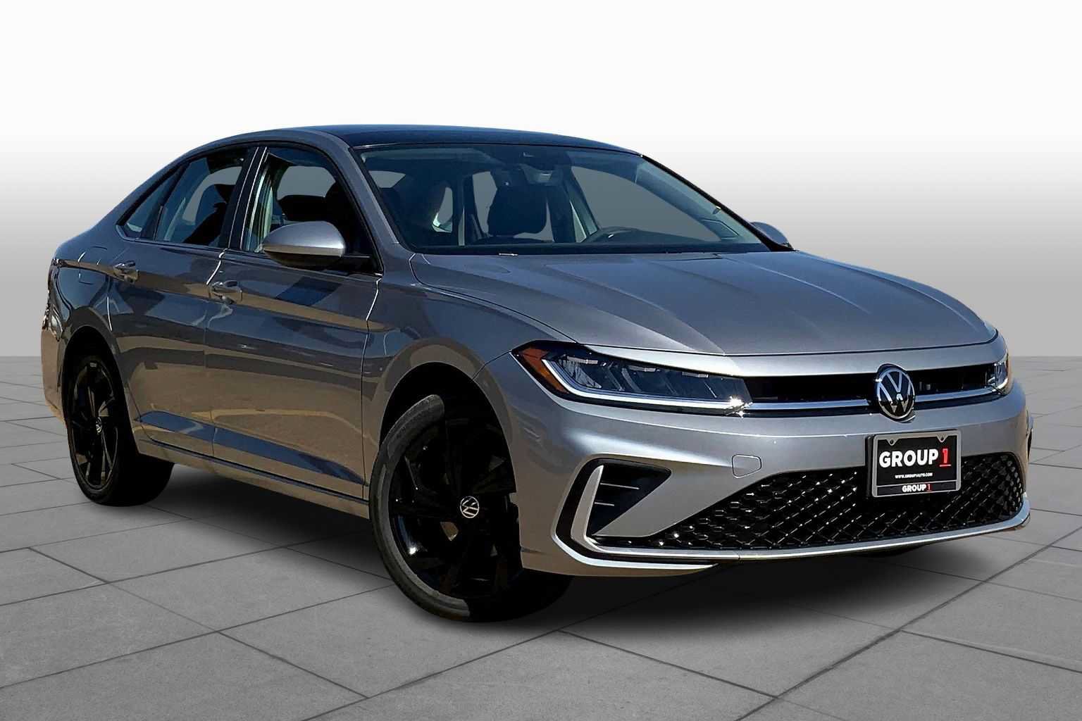 Used 2026 Volkswagen Jetta SE FWD image 2
