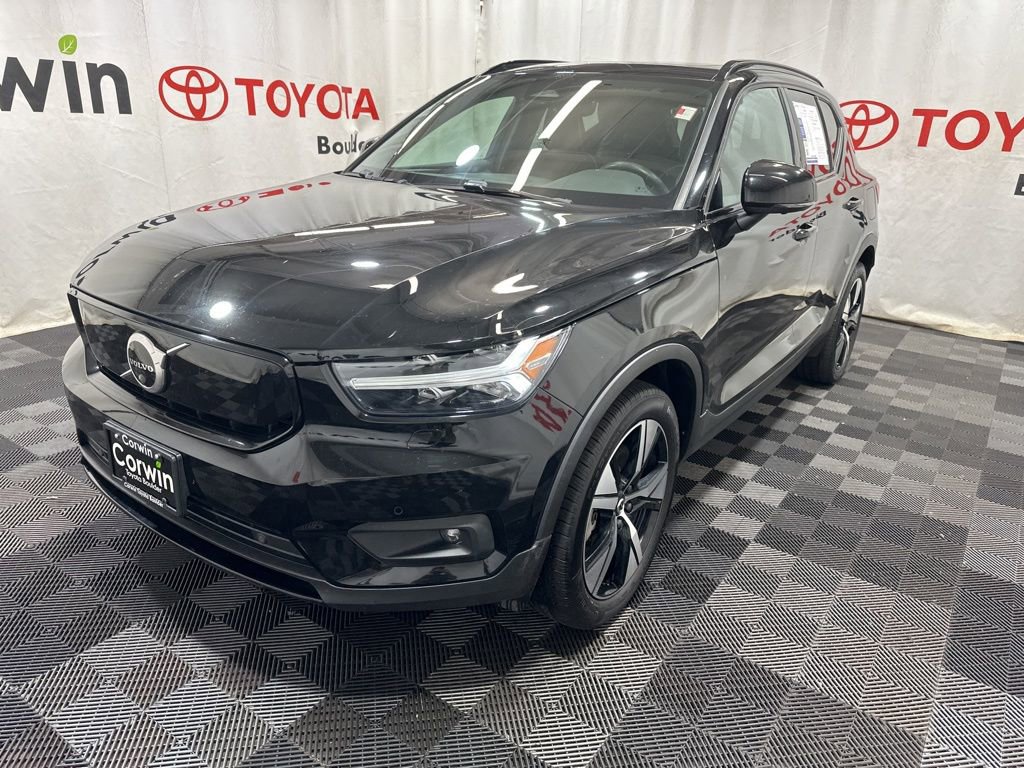 Used 2021 Volvo XC40 P8 Recharge image 3
