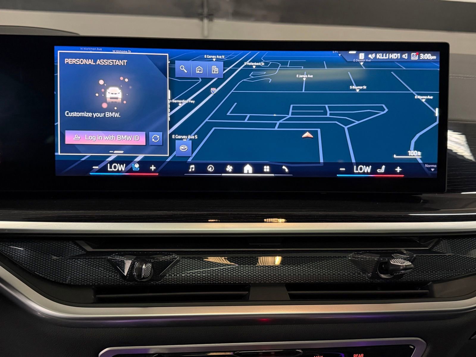 Used 2025 BMW X7 xDrive40i w/ Executive Package image 33