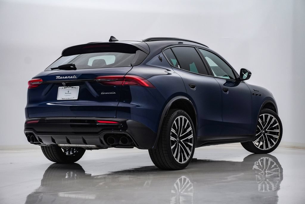 Certified 2025 Maserati Grecale Modena AWD/4WD image 9