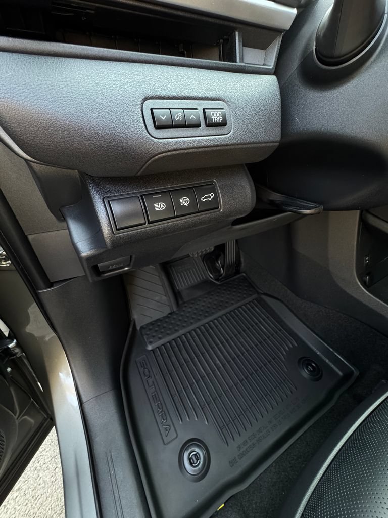 Certified 2026 Subaru Solterra w/ Premium Convenience Package AWD/4WD image 16