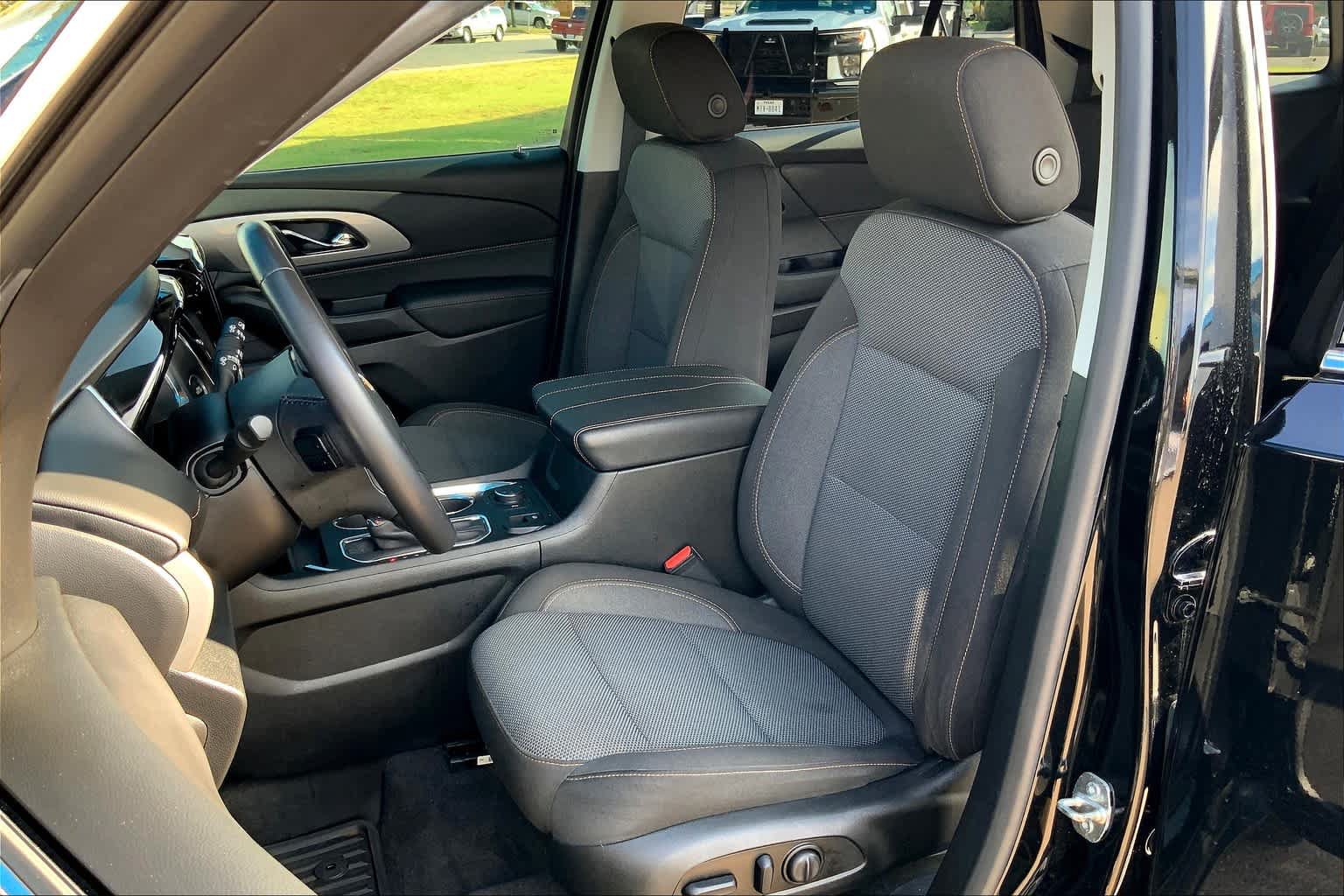 Used 2019 Chevrolet Traverse LT FWD image 7