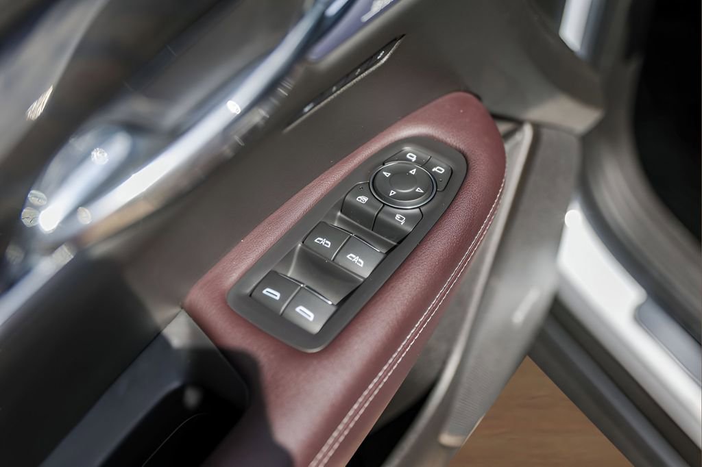 Certified 2024 Cadillac XT6 Premium Luxury w/ LPO, Floor Liner Package image 25