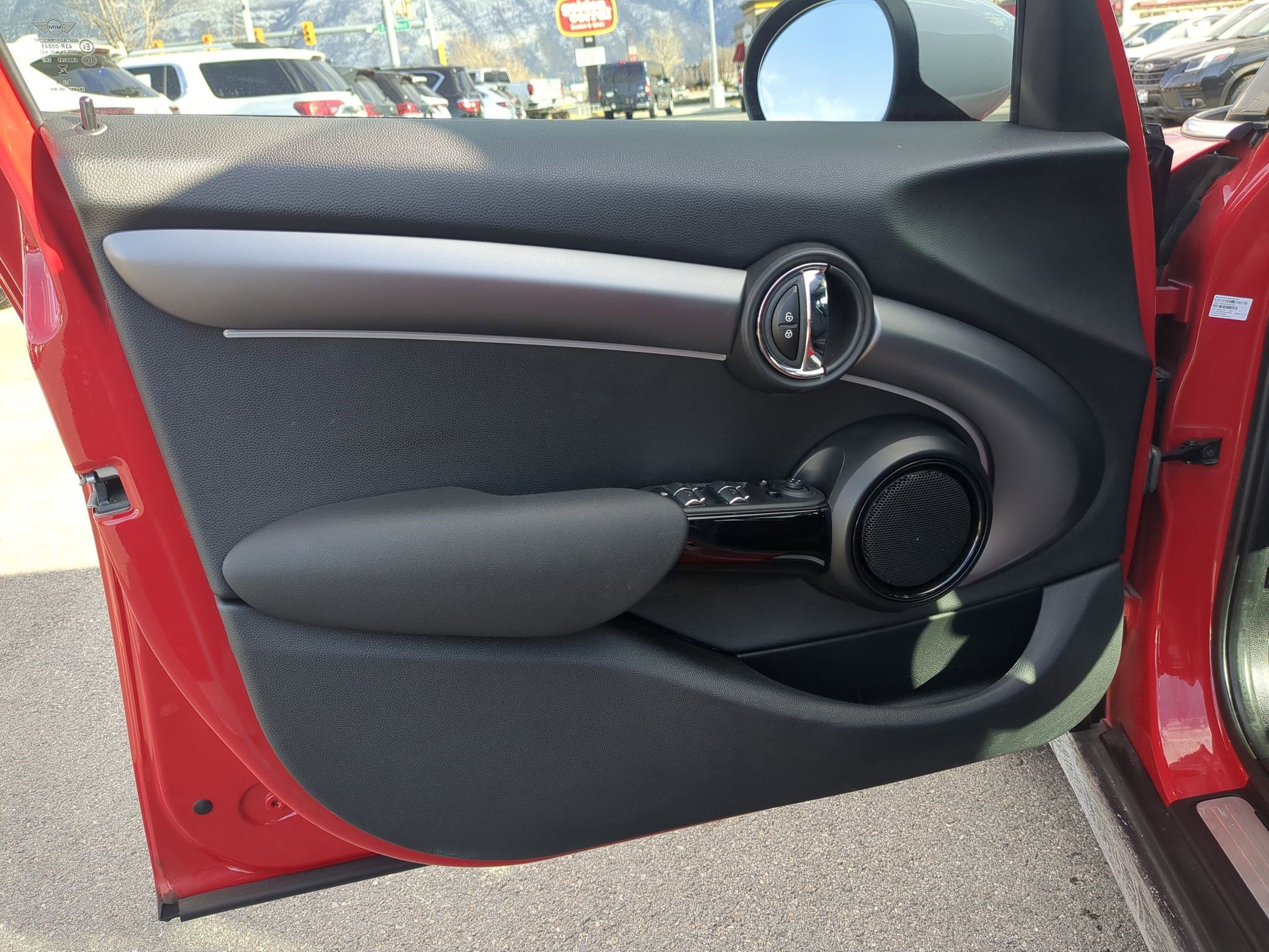 Used 2024 MINI Cooper 4-Door Hardtop image 14