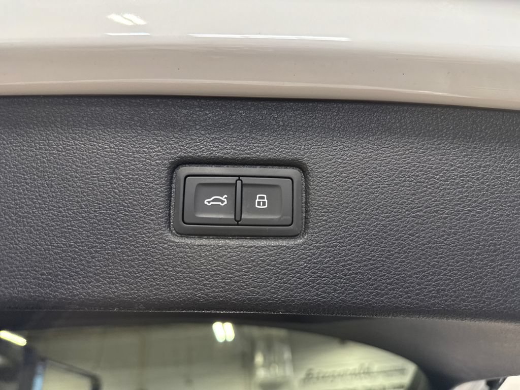 Used 2021 Audi Q7 2.0T Premium Plus AWD/4WD image 16