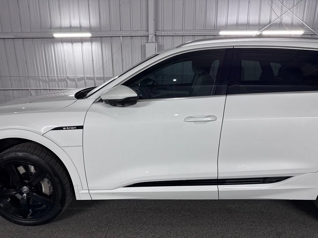 Used 2019 Audi e-tron Premium Plus w/ Cold Weather Package AWD/4WD image 17