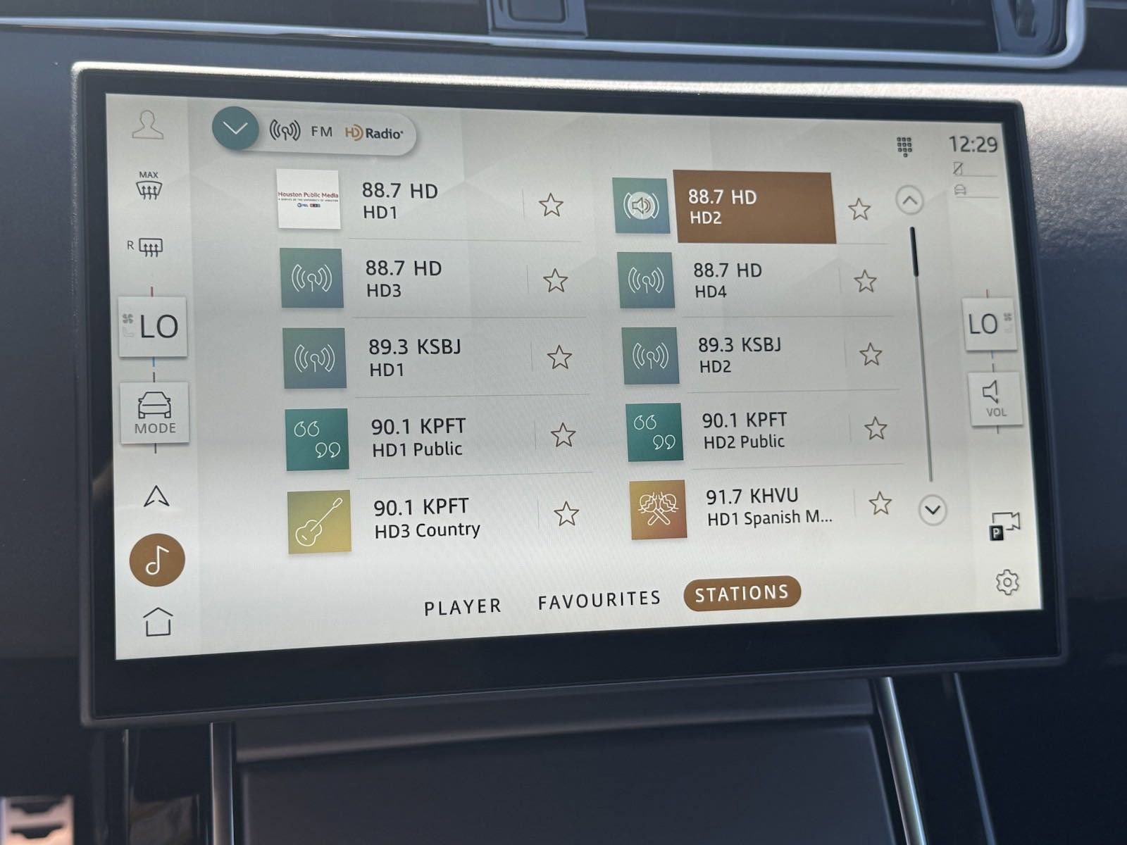 Used 2025 Land Rover Range Rover Evoque Dynamic SE image 22