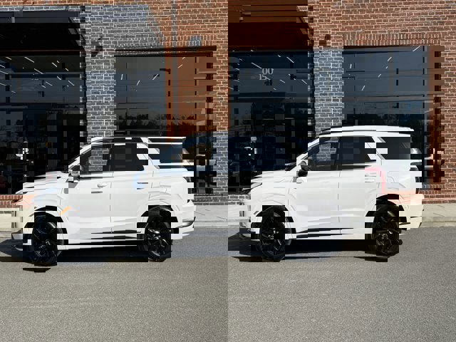 Used 2024 Hyundai Palisade Calligraphy image 3