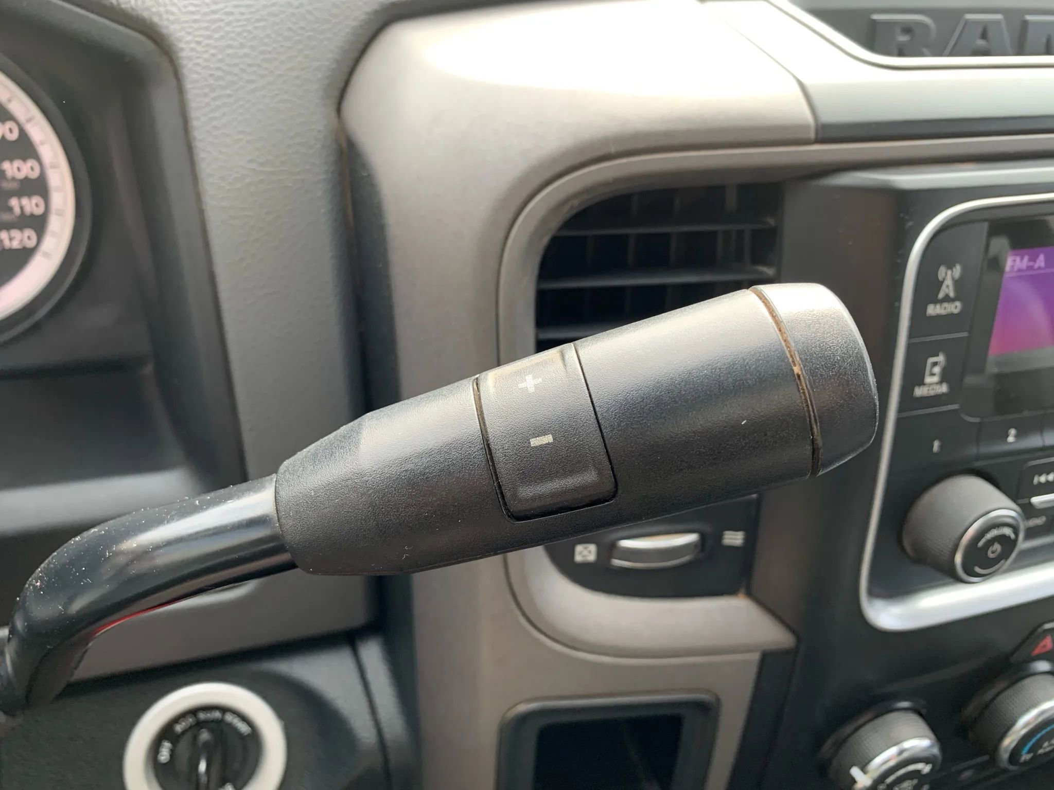 Used 2015 RAM 3500 Tradesman w/ Chrome Appearance Group image 18