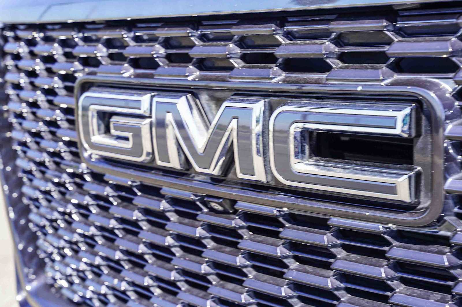 Used 2023 GMC Yukon XL Denali Ultimate image 11