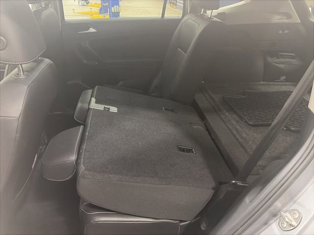 Used 2022 Volkswagen Tiguan SE AWD/4WD image 14