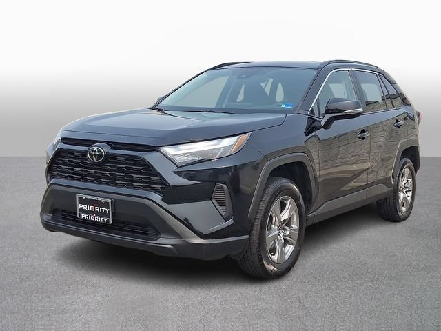 Used 2024 Toyota RAV4 XLE AWD/4WD image 1
