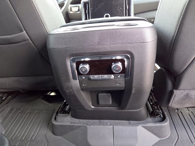 New 2026 GMC Yukon XL AT4 w/ AT4 Premium Package AWD/4WD image 27