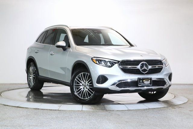 Certified 2025 Mercedes-Benz GLC 300 4MATIC image 1