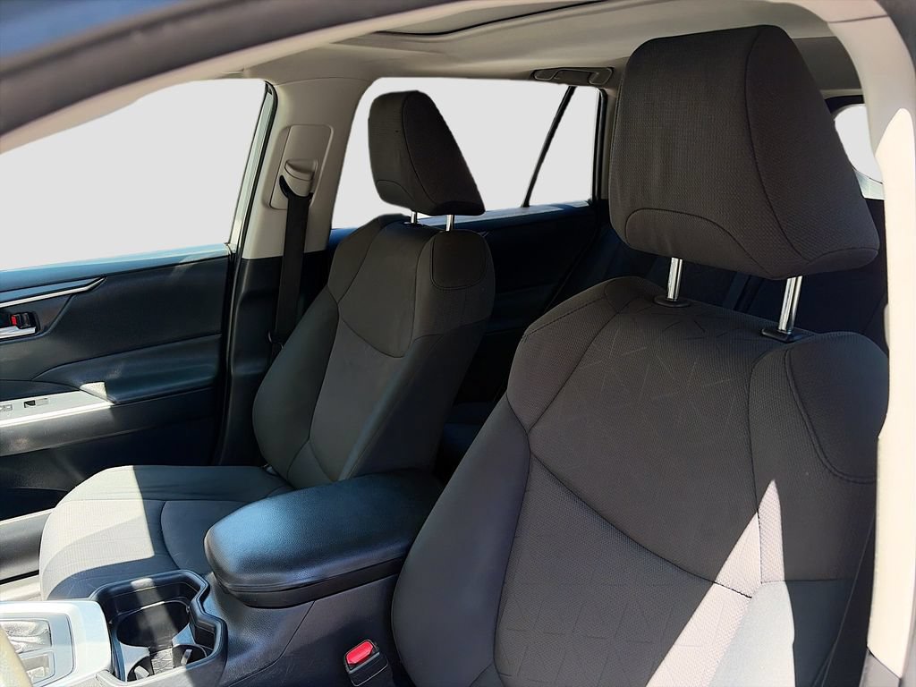 Used 2019 Toyota RAV4 XLE FWD image 20