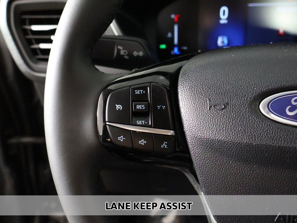 Used 2025 Ford Escape Active w/ Cold Weather Package AWD/4WD image 3