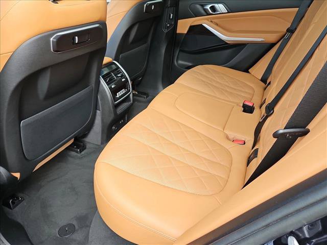 Used 2025 BMW X5 sDrive40i w/ M Sport Package RWD image 21