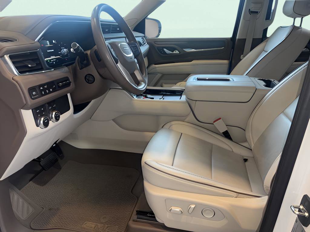 Certified 2022 GMC Yukon Denali image 3