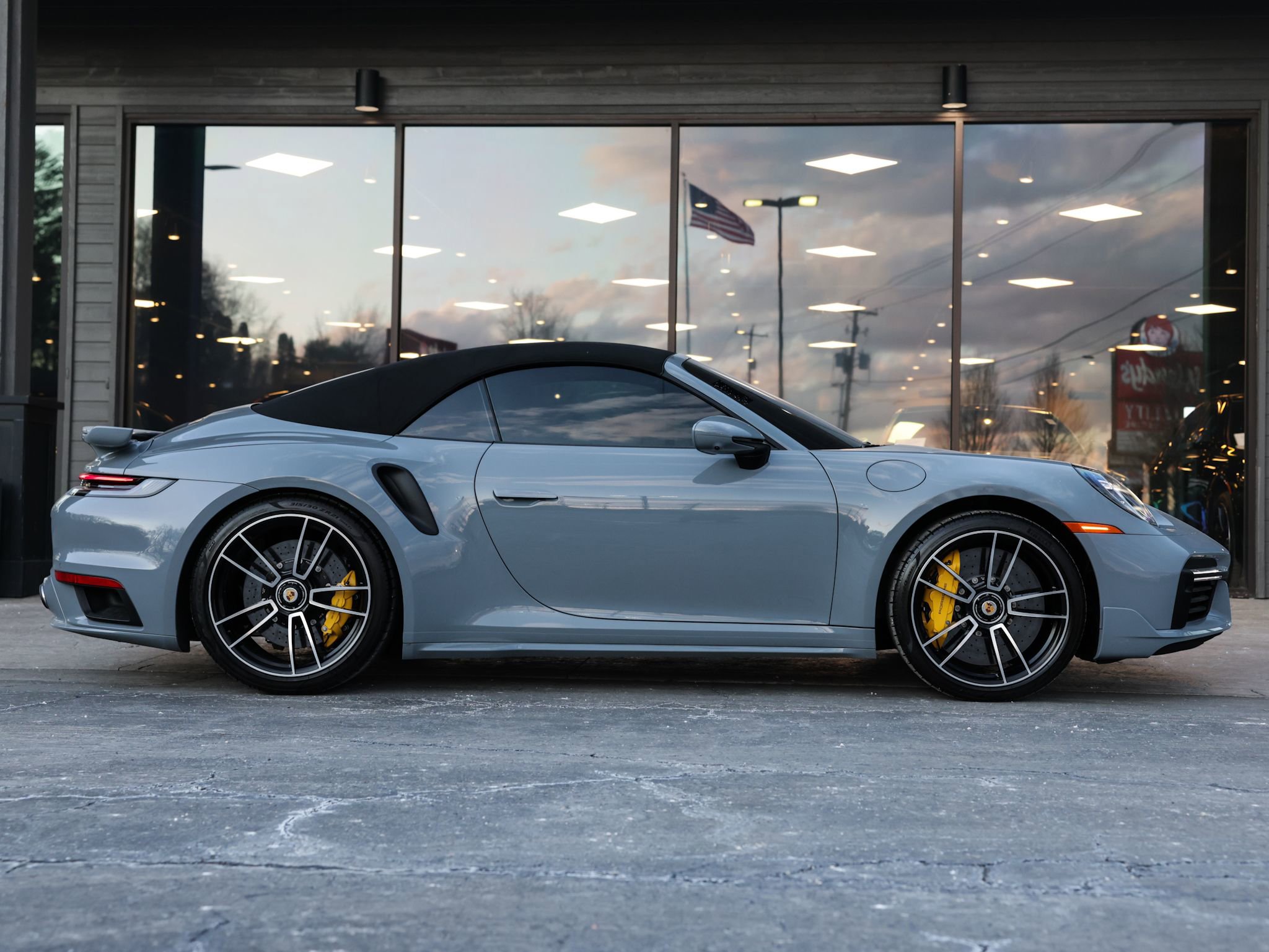 Used 2025 Porsche 911 Turbo S image 10