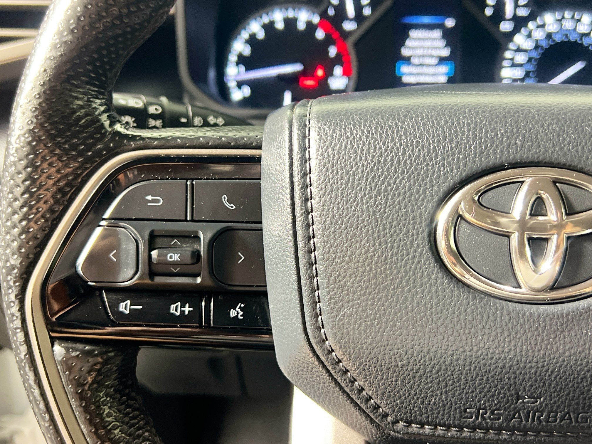 Used 2024 Toyota Tundra SR5 w/ SR5 Premium Package RWD image 17