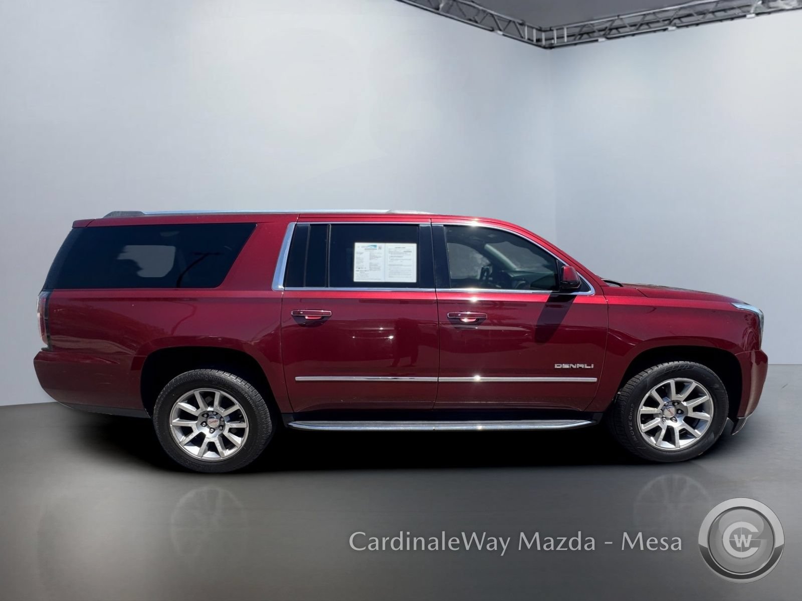 Used 2020 GMC Yukon XL Denali RWD image 3