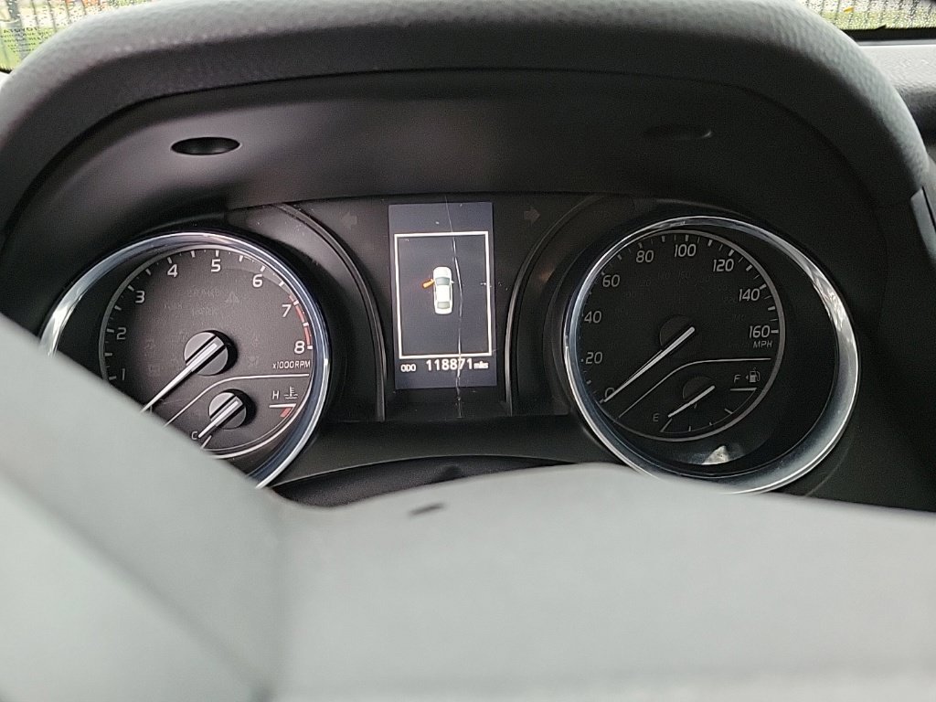 Used 2020 Toyota Camry LE FWD image 9