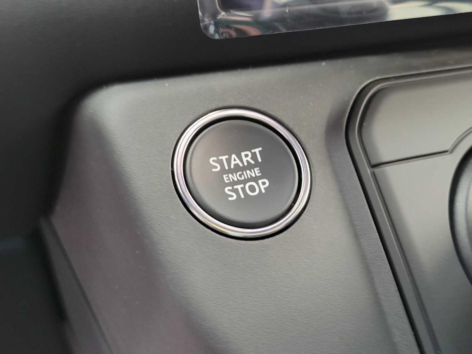 New 2026 Land Rover Defender 110 S AWD/4WD image 32
