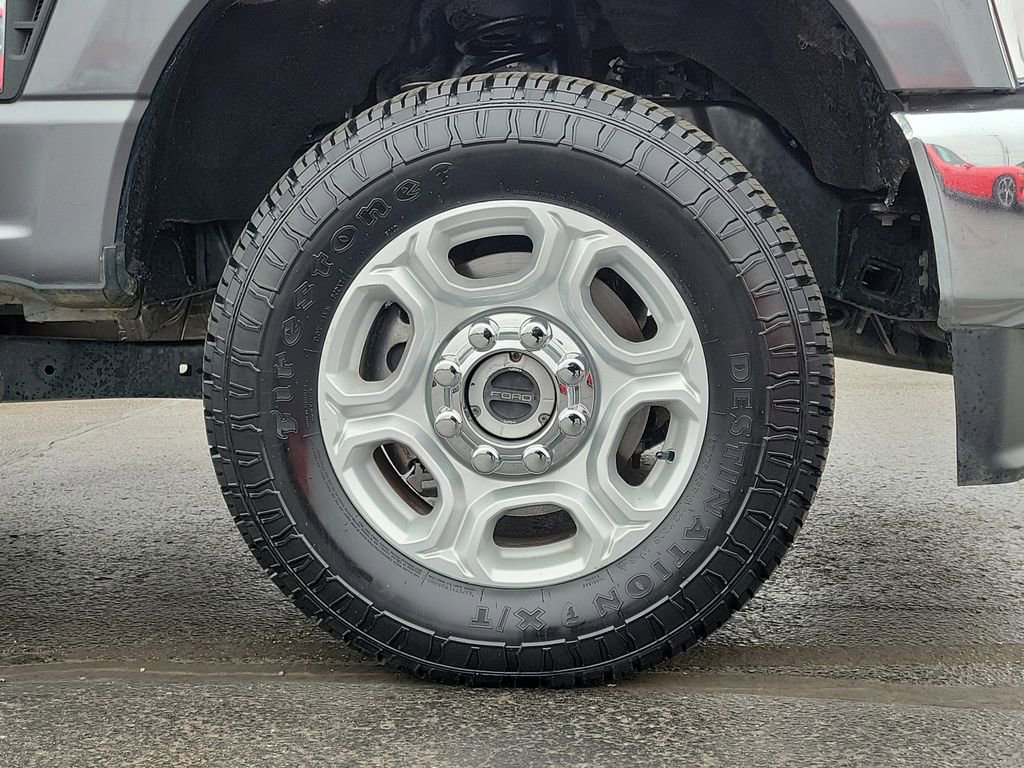Certified 2025 Ford F250 XLT AWD/4WD image 9
