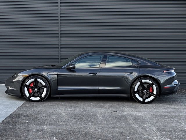 New 2025 Porsche Taycan 4S image 2