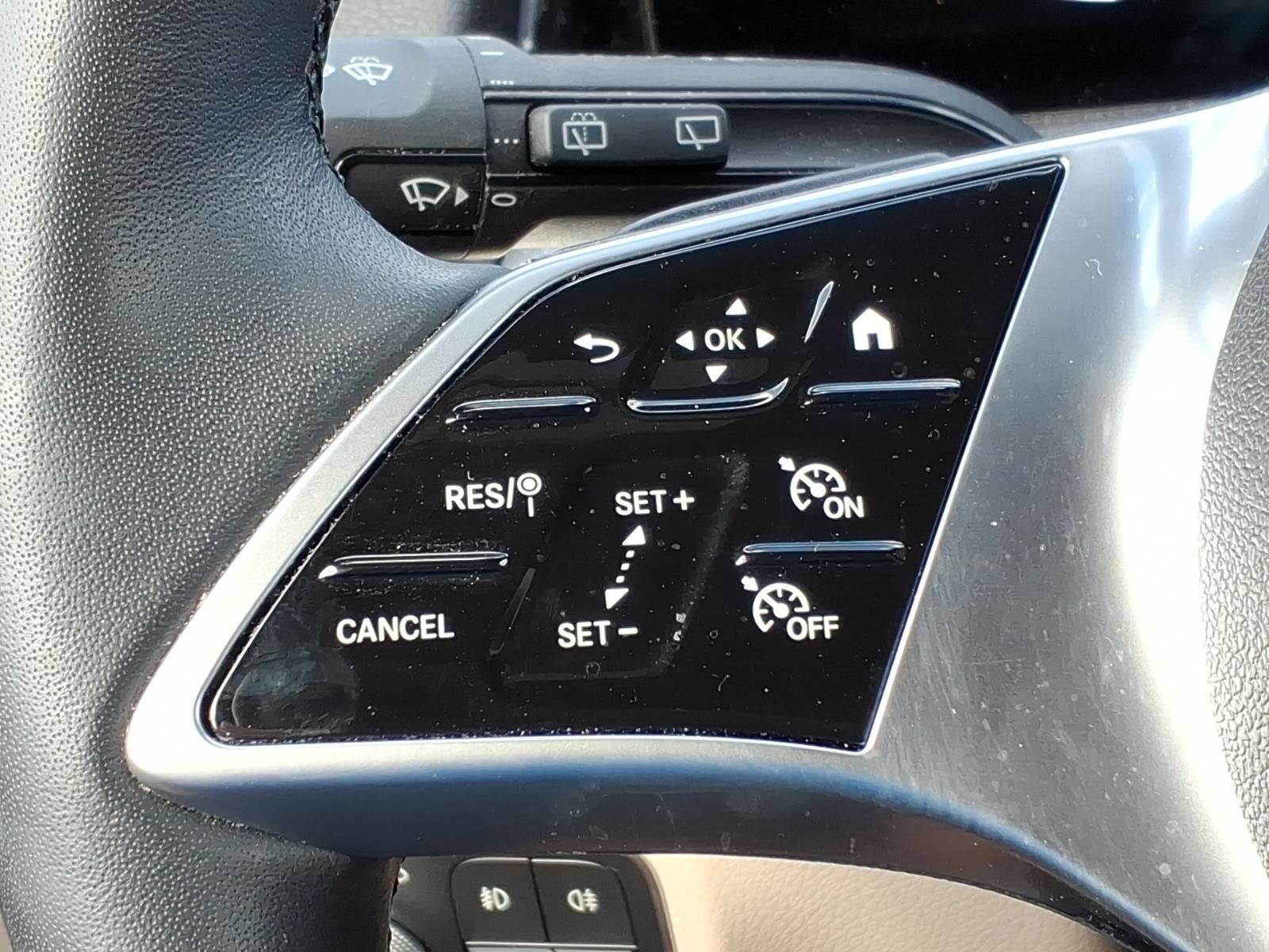 Certified 2025 Mercedes-Benz GLB 250 4MATIC image 26