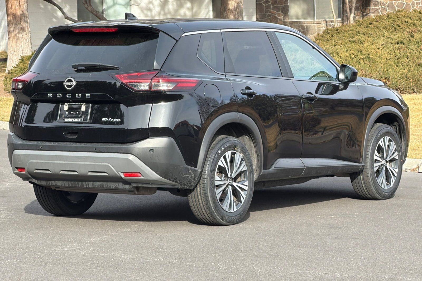 Used 2023 Nissan Rogue SV image 4