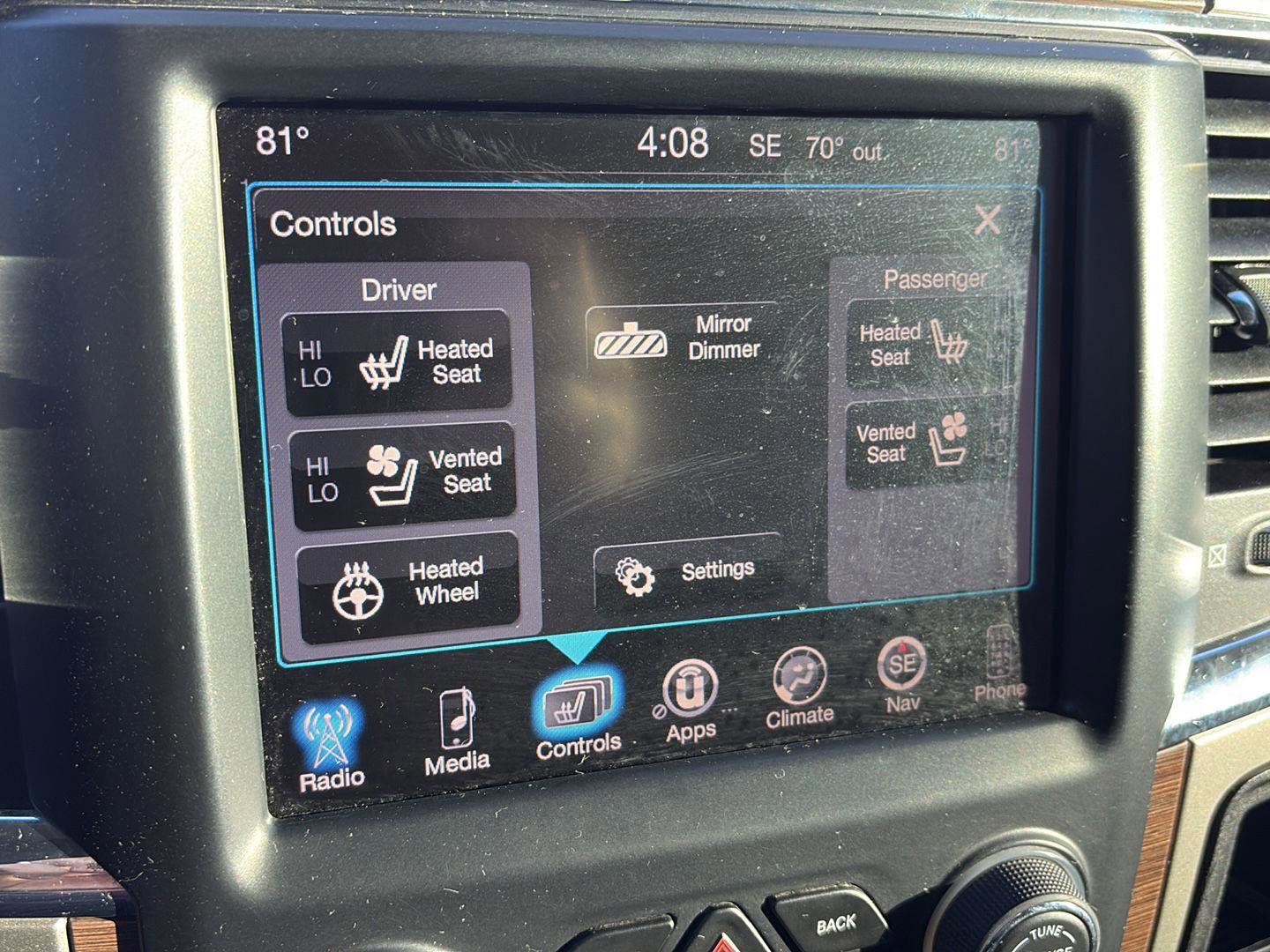 Used 2015 RAM 2500 Laramie w/ Protection Group image 23