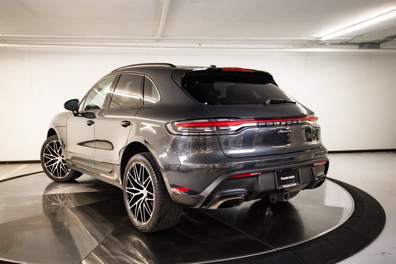 Certified 2022 Porsche Macan AWD/4WD image 3
