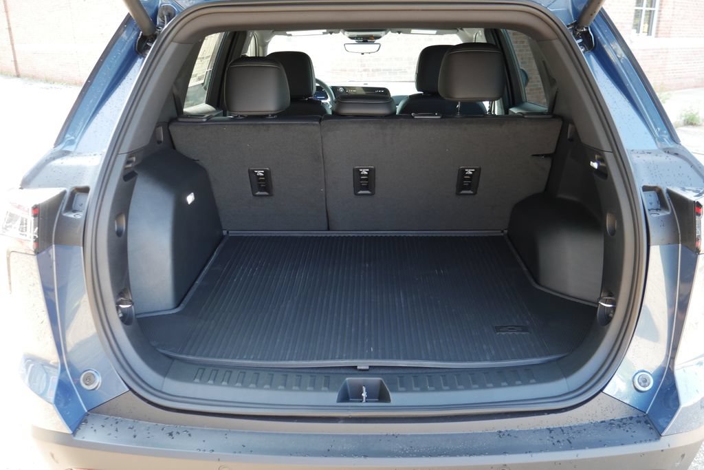 New 2026 Chevrolet Equinox LT w/ Convenience Package II AWD/4WD image 7