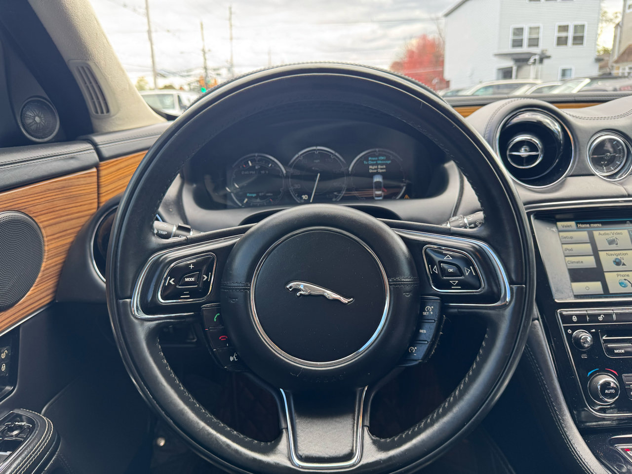 Used 2015 Jaguar XJ L Portfolio image 10