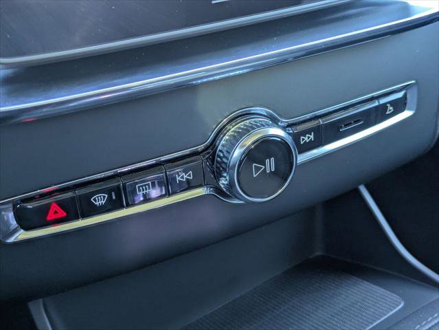 Used 2025 Volvo XC90 B6 Plus w/ Protection Package Premier image 20