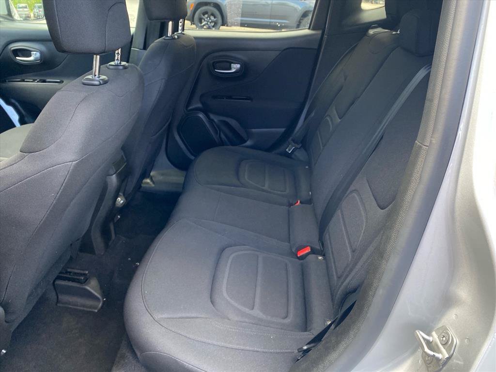 Used 2020 Jeep Renegade Latitude AWD/4WD image 21